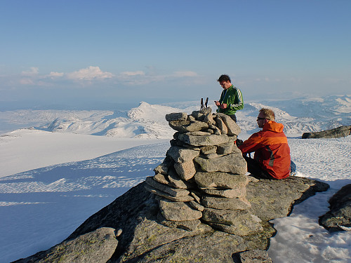 På Austre Rasletind med utsikt mot bl.a. Bitihorn