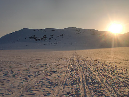 På Valdresflya med tilbakeblikk mot Rasletind