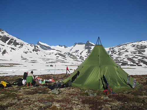 Ikke feil å våkne til slike forhold i Leirdalen!