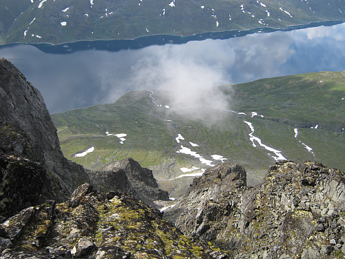 Bratte renner ned fra Vestre Torfinnstind