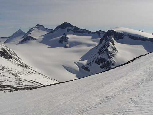 Panorama av Hellstugubreen og -tindane. For et sted å være en slik dag!