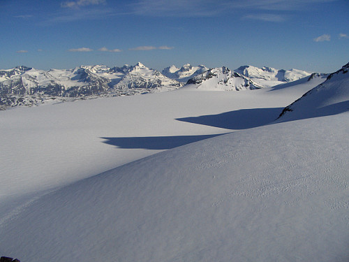 Panorama over Vestre Memurubre og Gjendealpene, sett fra Søre Hellstugubrehesten