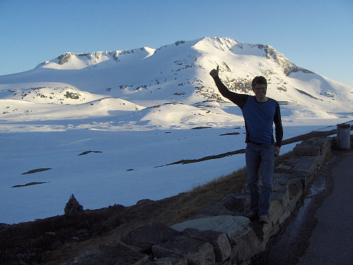 Fornøyd på Sognefjellsvegen! Fannaråken og Store Steindalsnosi ruler