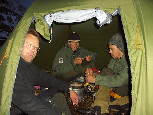 Egg og bacon i forteltet