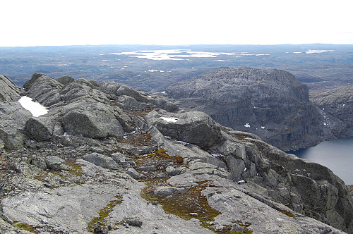 Utsikt sørover mot Kringlenuten og Blåsjø