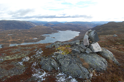 På Smørviknuten med utsikt mot Bordalsvatnet