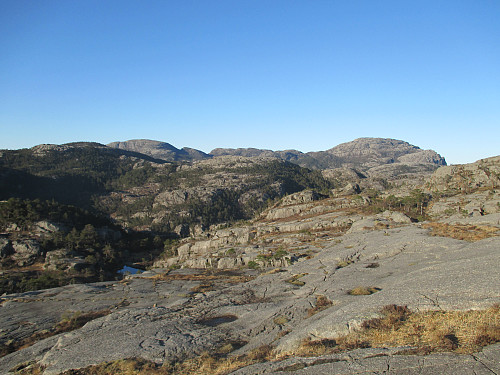 Frå oppunder Hatten mot Grytenuten, Moslivarden og Neverdalsfjellet