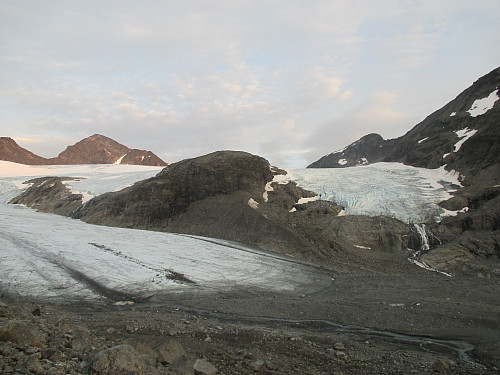Den doble brefronten på Storbreen, som har trekt seg enormt tilbake