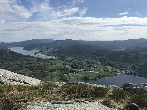 Utsikt mot Åmsosen og Vatsfjorden
