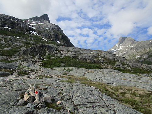 Store Blåmann og Orvasstinden flankerer Urdalen