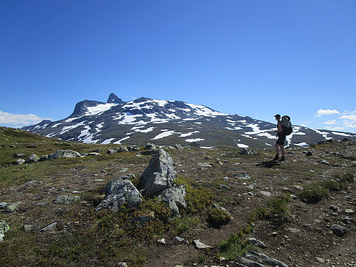 Mot Stølsnostind