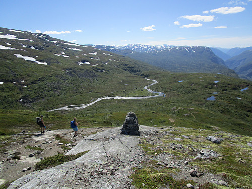 Det bærer utfor mot Fleskedalsbøen