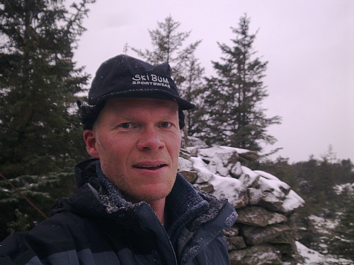 Morgentur til snøkledte Medfjellsvarden