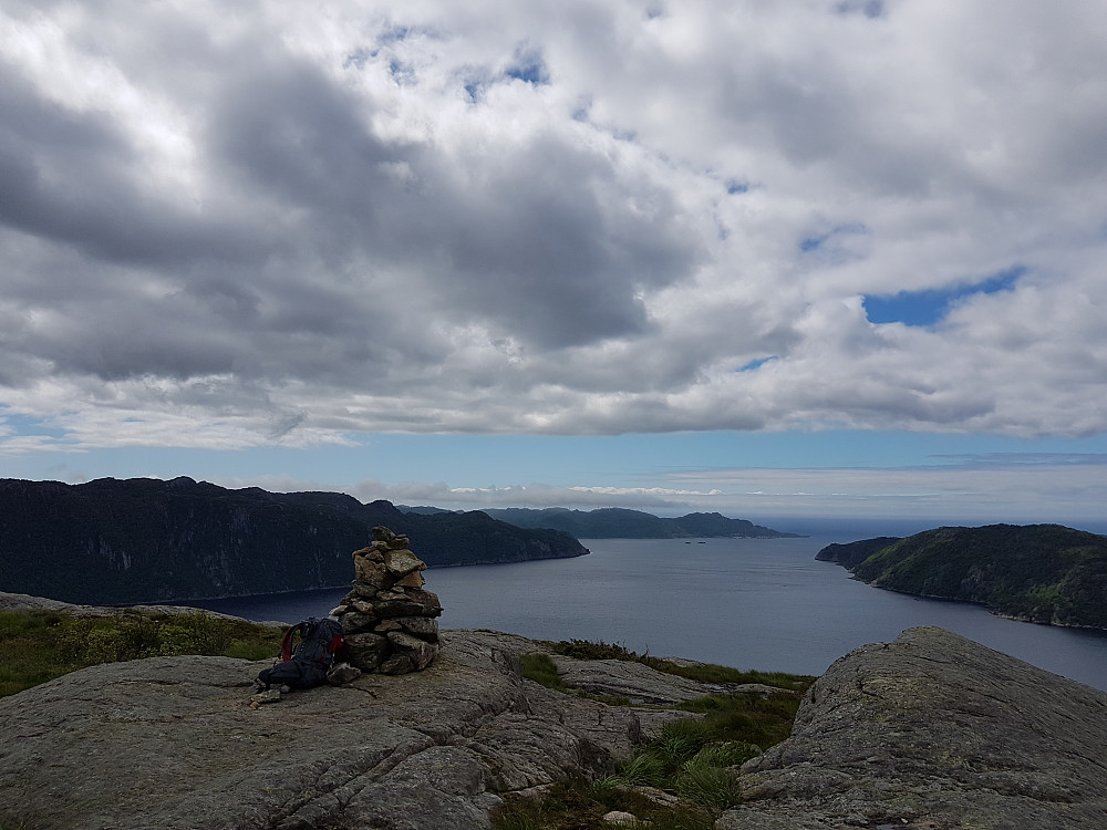 Varden på Stolsåta.
Utsikt mot Lista og Stolsfjorden