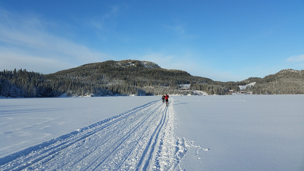 På vei over Bjørnsjøen til Kikutstua