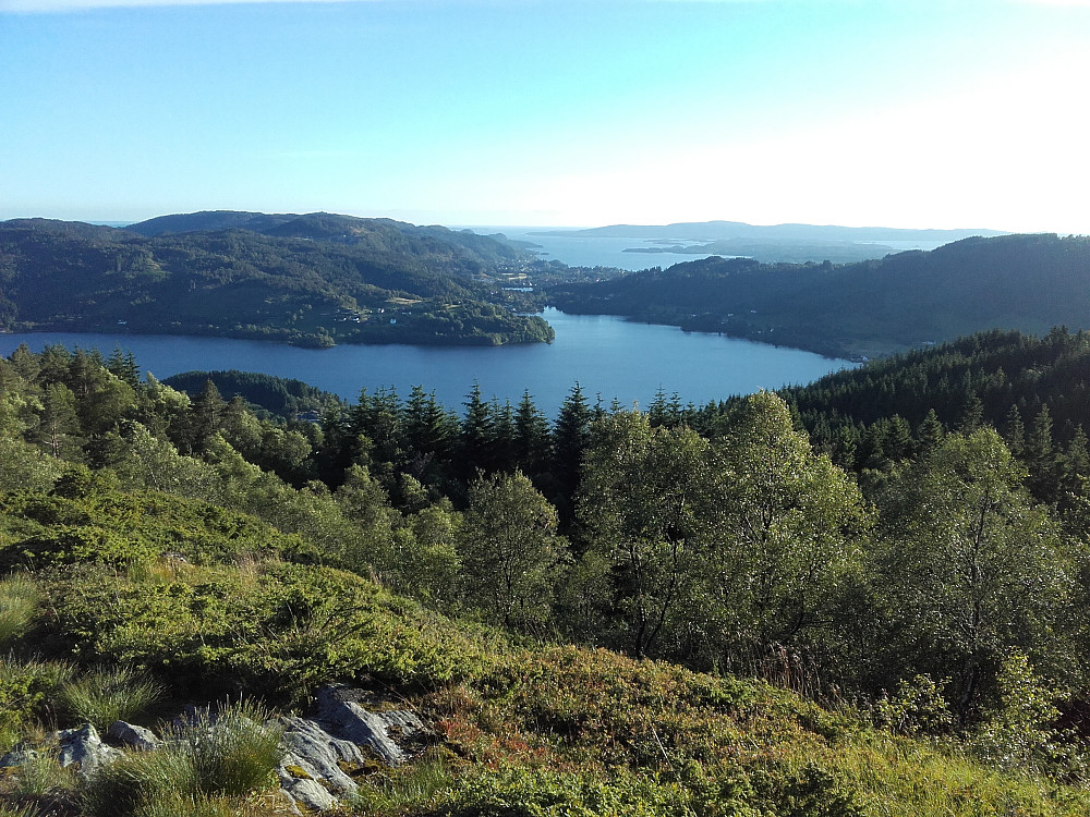 Utsikt mot Kalandsvann og Fanafjorden