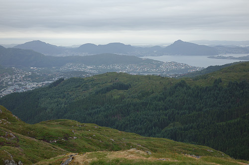 Utsikt fra Veten mot sør: ser ryggen på Høgstafjellet som vi gikk tilbake.