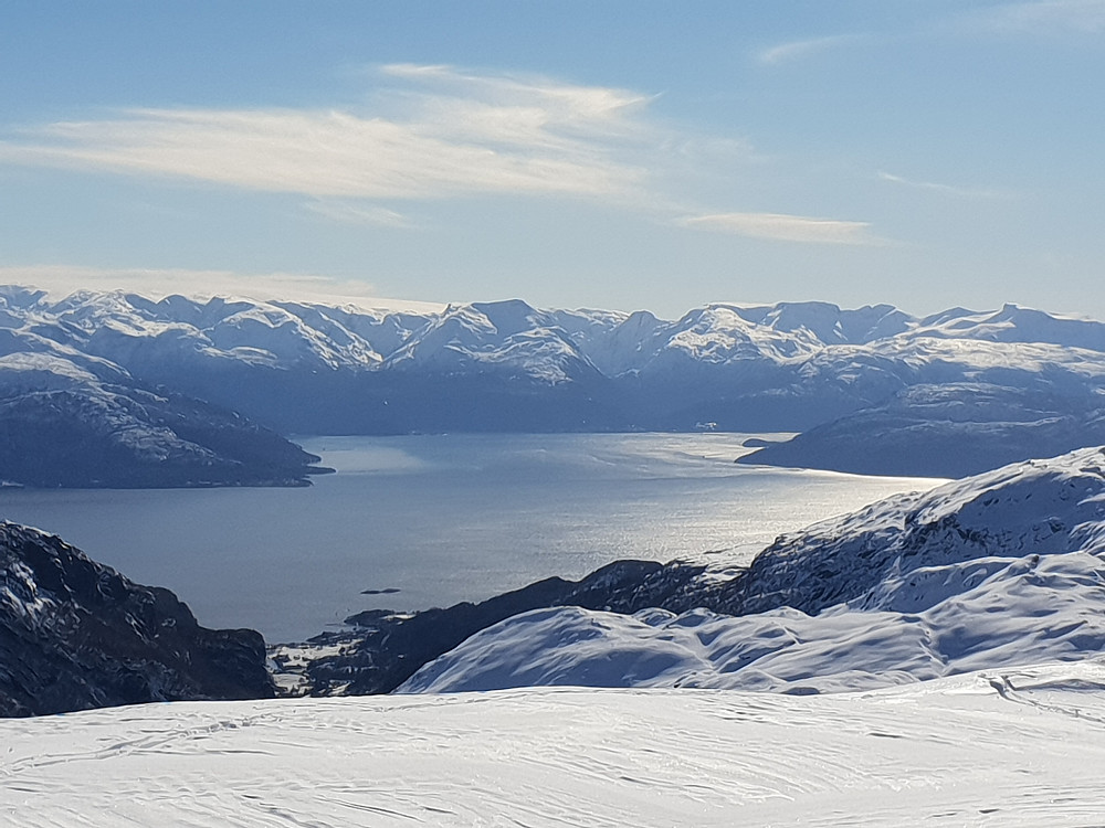 Utsikt mot Hardangerfjord og Rosendal ?