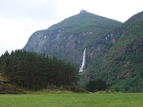 Vidmenosi og Rjondfossen