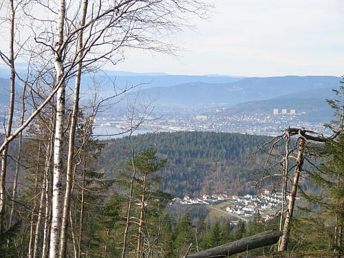 Fin utsikt til Drammen fra toppen 