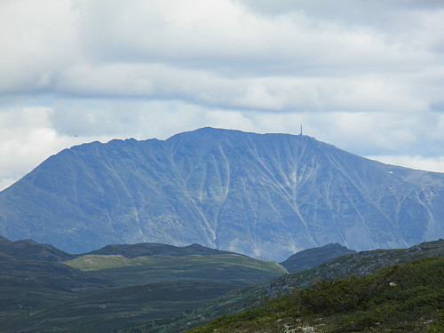 Utsikt fra Bosnuten - Gaustatoppen zoomet inn