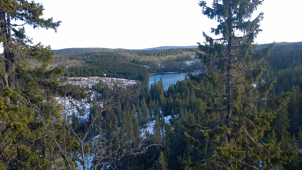 Fin utsikt fra Uglahaugåsen. Her ser vi ned på Ugla i mot sørøst.