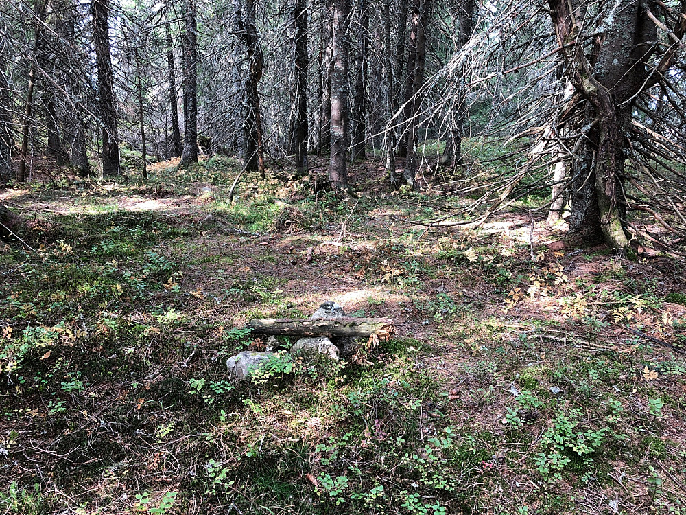 Liten varde på Lamannshaugen Nord