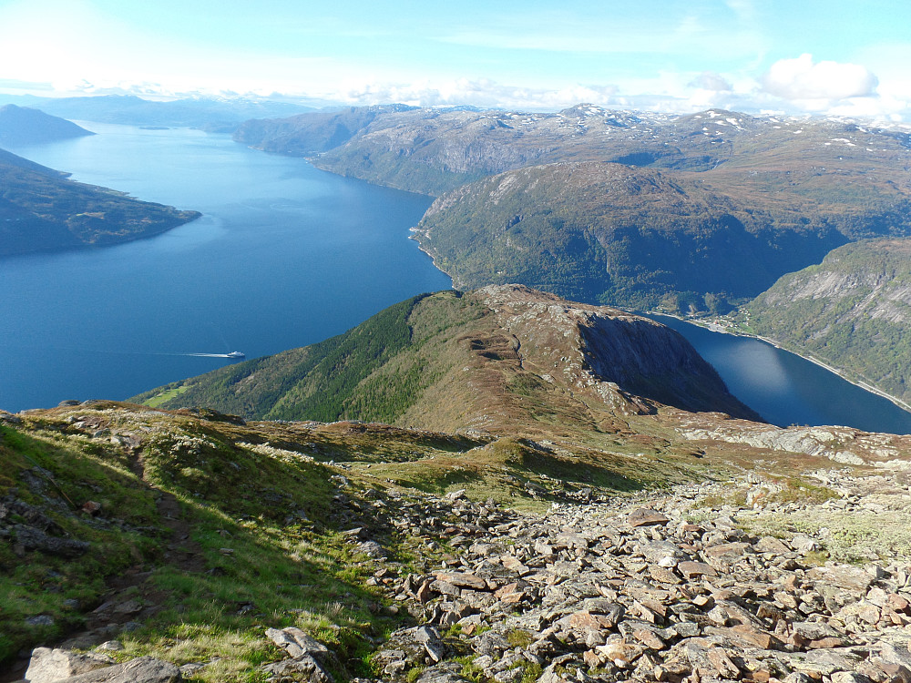 Vestryggen. Kvanndal til høyre.