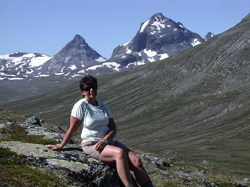 Kyrkja og Tverrbytthornet fine kulisser for posering