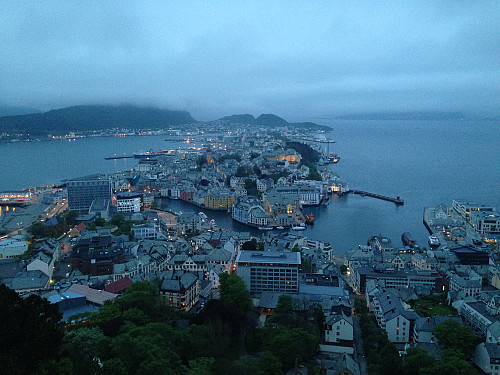 Ålesund fra oppstigningen mot Aksla