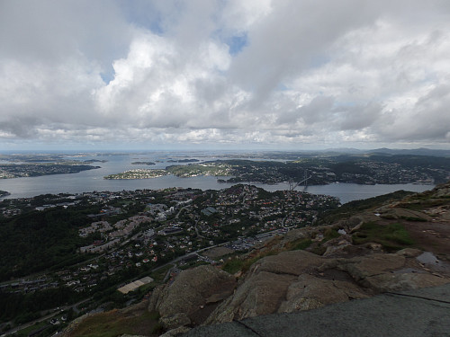 Utsikt nordvestover en grå julisøndag