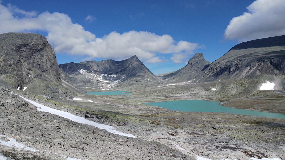 Svånådalen. Fra venstre Bruri, Store Langvasstinden og Larstinden(delvis bak vestskulder Snøhettamassivet)