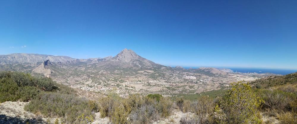 Panorama nord=>sørøst. Puig Campana ca. senter