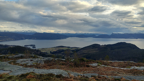 Mot Strandvik. Tysnes hø. bildekant, Kvinnherad ve.