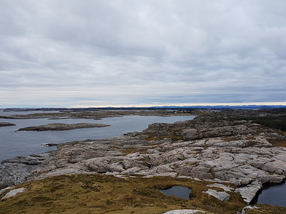 Utsikt nordøst. Krakhellenipa bildesentrum
