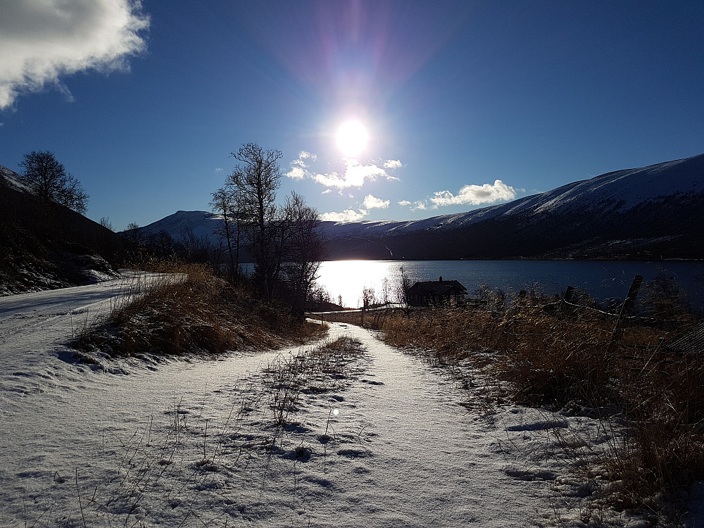 Ennå 4 km å gå til Helestrønd..