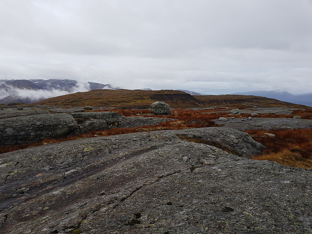 Ingen markert topp på Huldabottfjellet..
