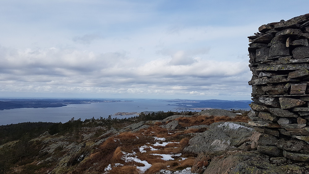 Fra varde(Ikke toppen!) Med utsikt mot Fensfjorden