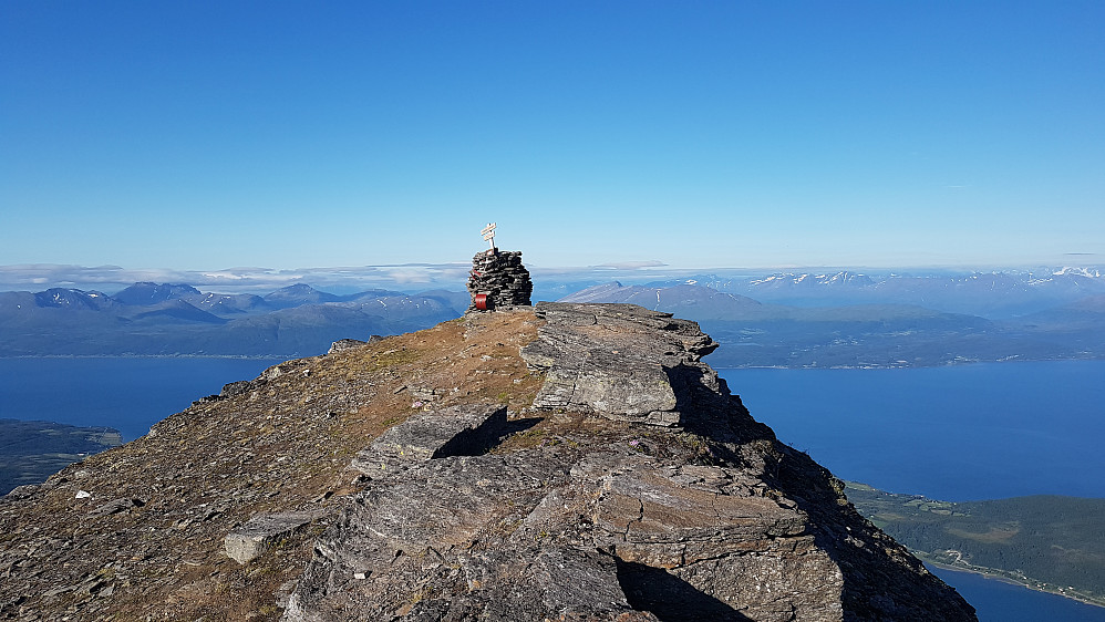 Tilbakeblikk mot varden