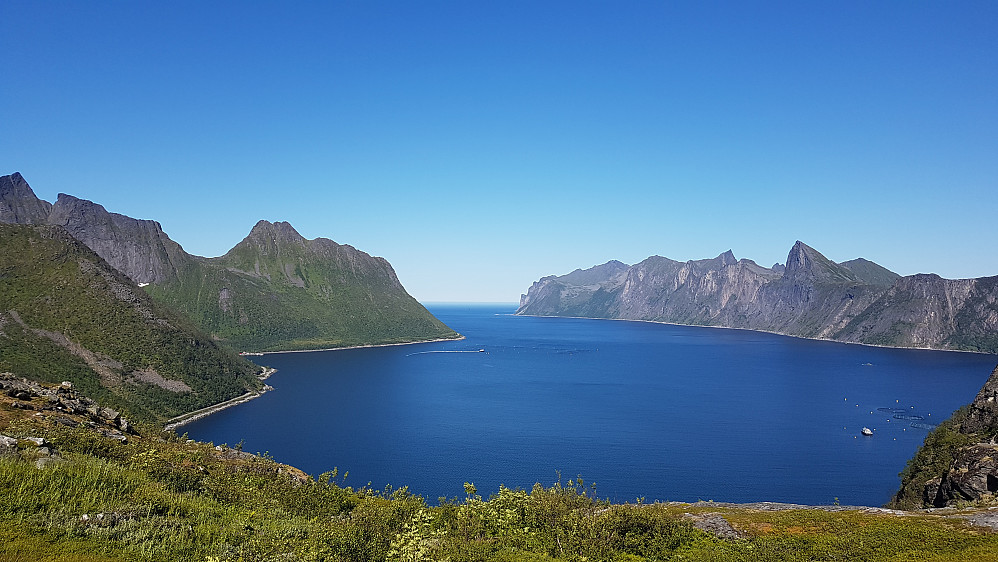 Fantastisk og dramatisk natur her nordvest på Senja. Her sett fra bandet mot Svartholsvatnet 