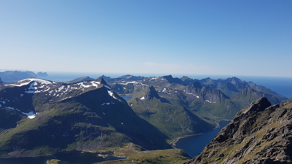 Tindene sørvest for Mefjorden