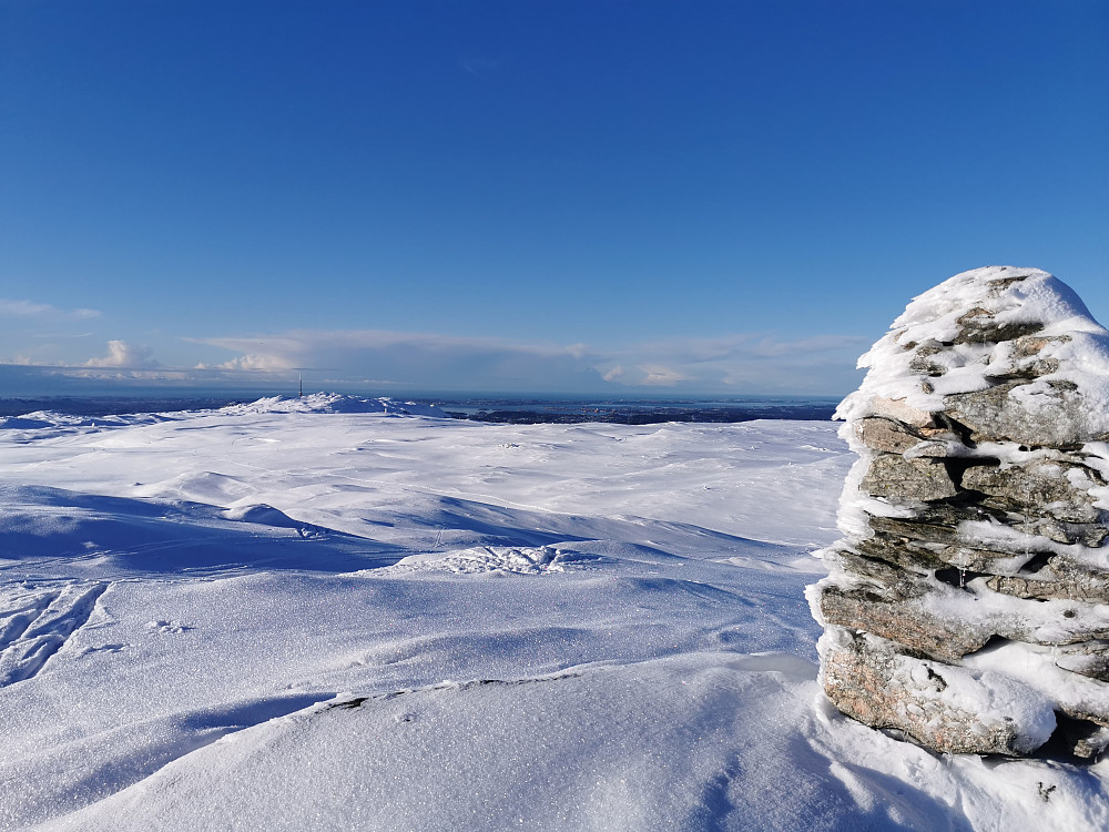 Hauggjelsvarden, utsikt vestlig retning