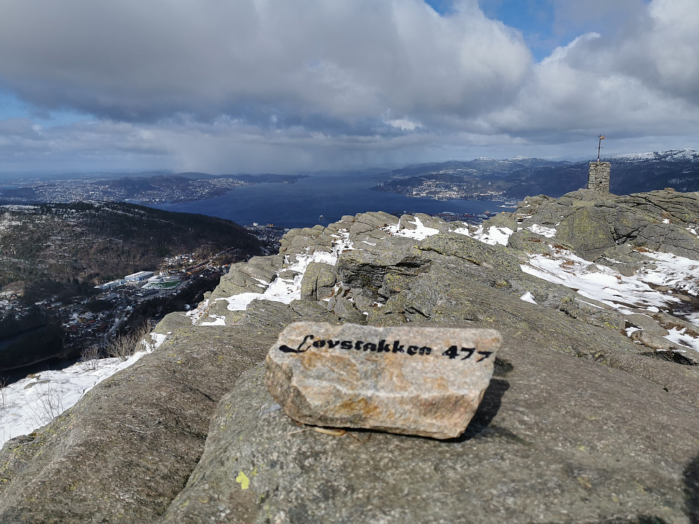 Markering over fast fjell! 