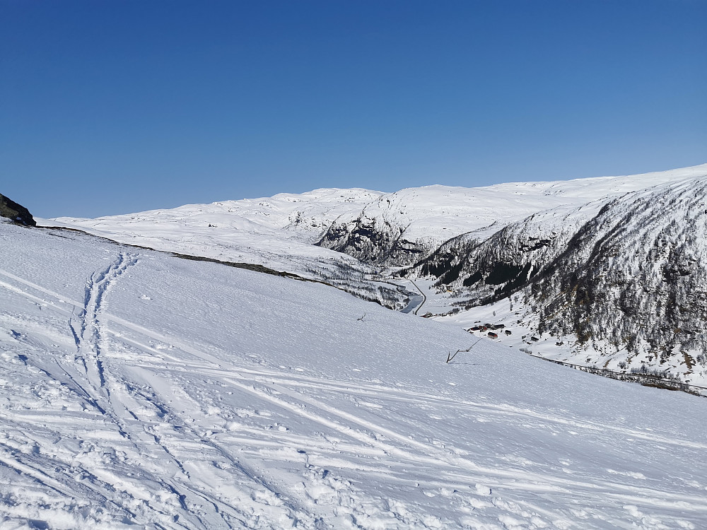 Vestover øvre del av Eksingedalen