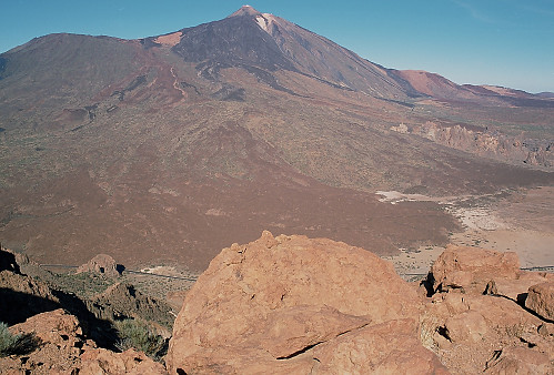 Splendid views from summit El Sombrero to El Teide and Pico Viejo