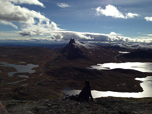 Nydelig, frisk høstdag på Synshorn. Bitihorn sentralt i bildet