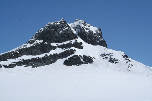 Sokse fra vest. Opp snørenne fra høyre.