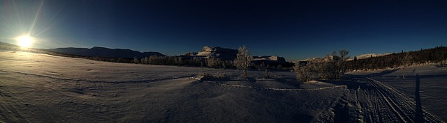 Panorama med Grindafjell i sentrum 1. juledag