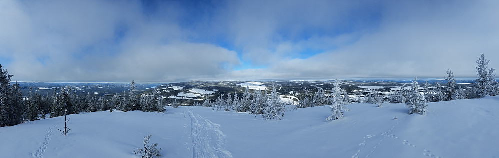 Panoramabilde tatt fra nordtoppen.
