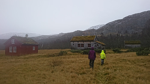 Endelig framme ved Bleskestadmoen - skal bli godt å komme inn